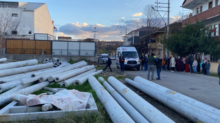 Oyun oynadığı beton direklerin arasında sıkışan Yusuf, öldü