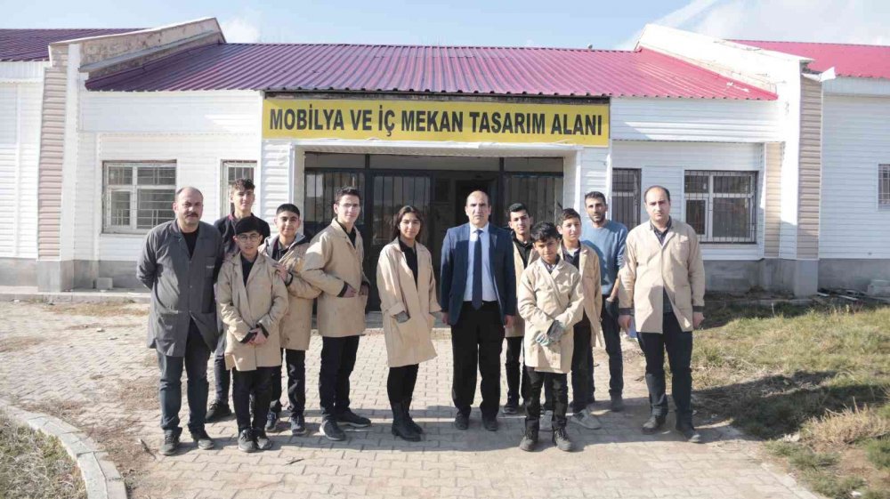 Fabrika gibi okul!  Cirosu kıskandırıyor