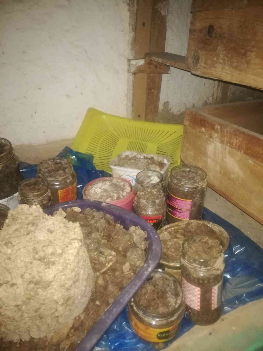 Konya'da bir haftada 30 gözaltı! Baskın yapılan ev zehir yuvası çıktı