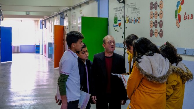 Konya'da görme engelli öğretmenin büyük azmi