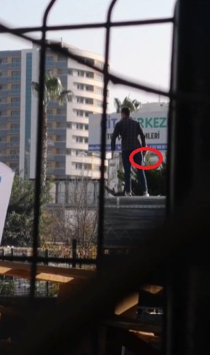 Uzman çavuş önce eşini ve çocuğunu, ardından mağaza çalışanlarını rehin aldı