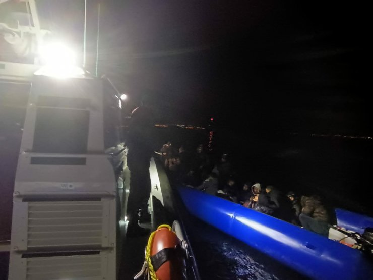 Yunanistan unsurlarınca geri itilen 32 kaçak göçmen kurtarıldı