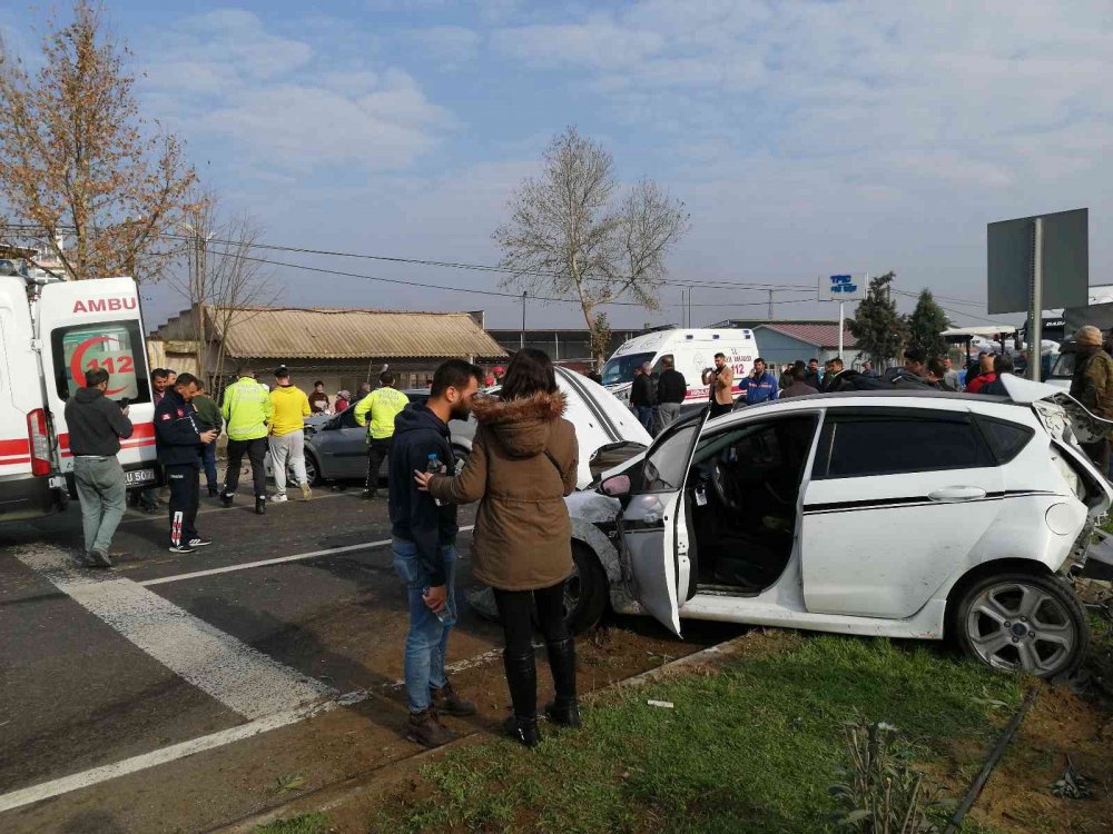 Zincirleme kaza: 2’si çocuk 8 yaralı