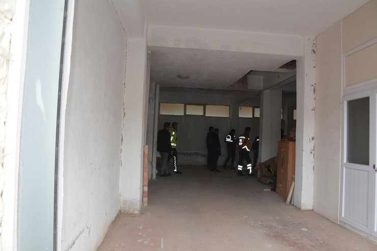 Uzun süre fark edilmedi, acı haberi alan kızı sinir krizi geçirdi