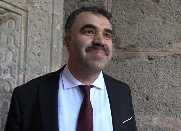 1236 yılında yaptırılan Eğri Minare Camii'nin eğik minaresinde hareketlilik ve kayma görülmedi