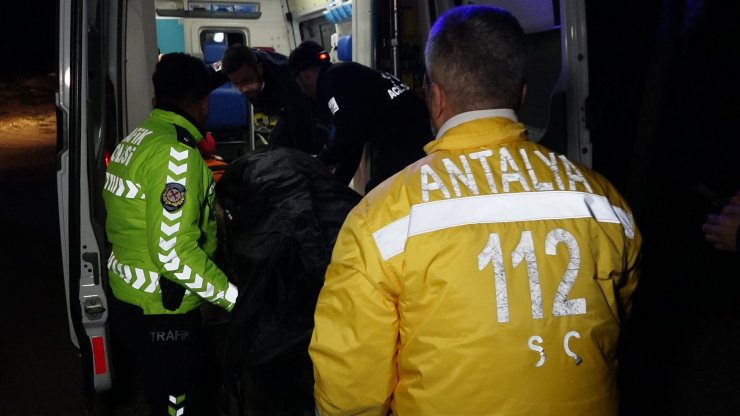Antalya'da otomobil sulama kanalına uçtu: 1 ölü