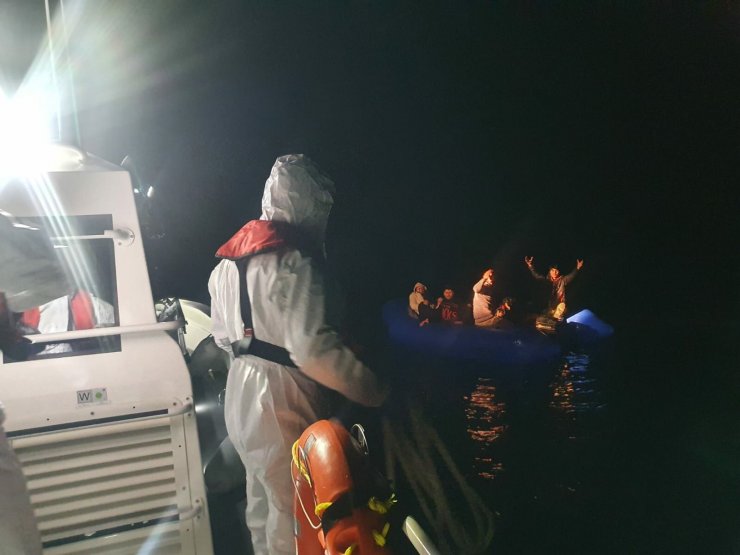 Çanakkale'de 61 kaçak göçmen kurtarıldı