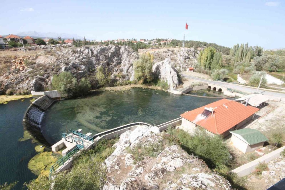 Konya'daki tarihi su değirmenini kuraklık vurdu