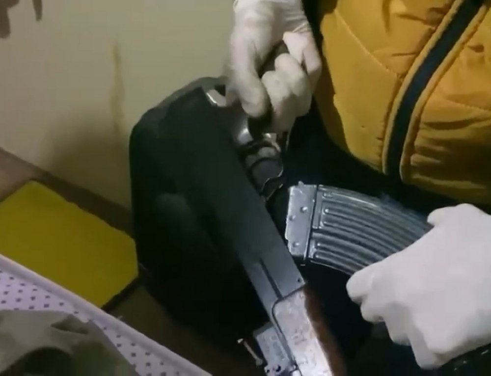 Çok sayıda mühimmat saklamışlar! 8 gözaltı