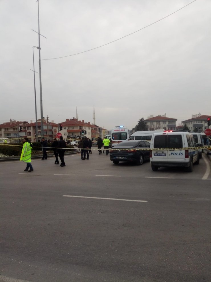 Kırmızı ışıkta beklerken silahlı saldırıya uğradı