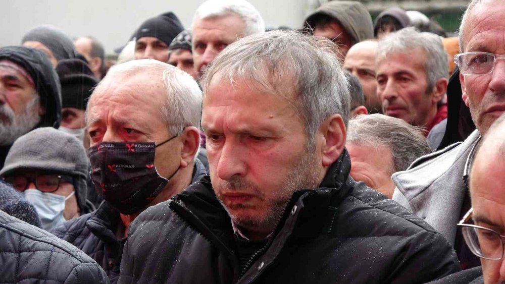 Paris'te öldürülen Türk genci Akın'a son görev