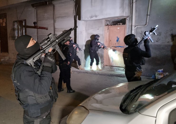 Adana'da terör örgütü operasyonu: 10 gözaltı kararı