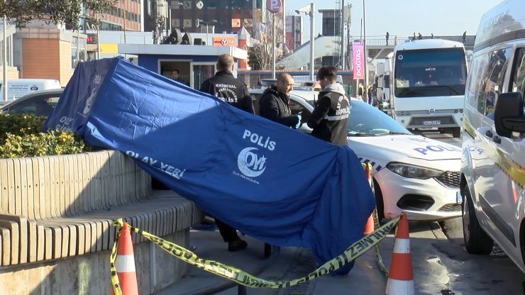 Cezaevinde çıktı, alışveriş mağazası bahçesinde ölü bulundu
