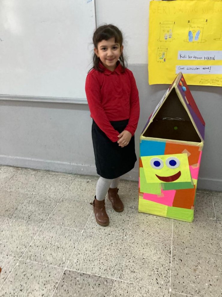 Boğaz ağrısıyla götürüldüğü semt polikliniğinde iğne yapıldıktan sonra fenalaşıp ölen 7 yaşındaki Melis toprağa verildi