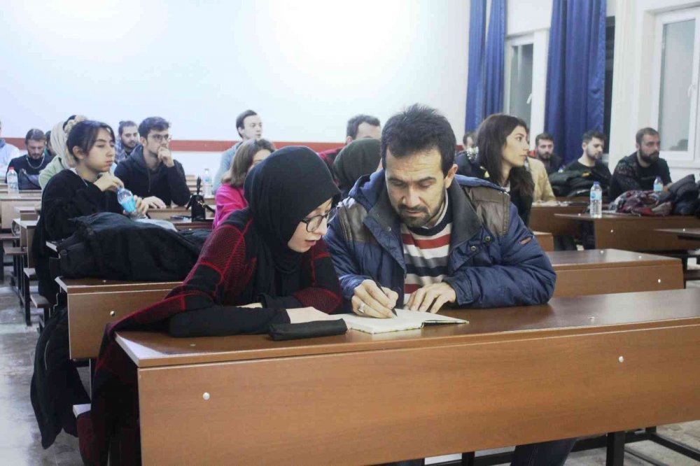 Konya'da bir babanın anlık kararı... Şimdi aynı sınıfta birlikte okuyorlar