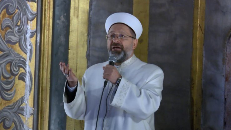 Erbaş, Ayasofya Camii'nde sabah namazı kıldırdı