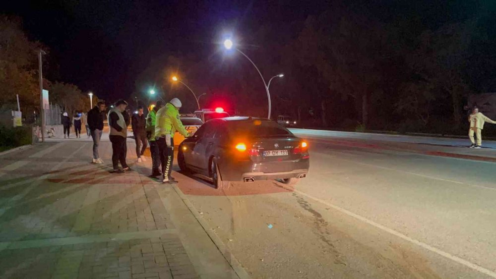 Kaldırıma çıkan sürücü, çocuğa çarptı