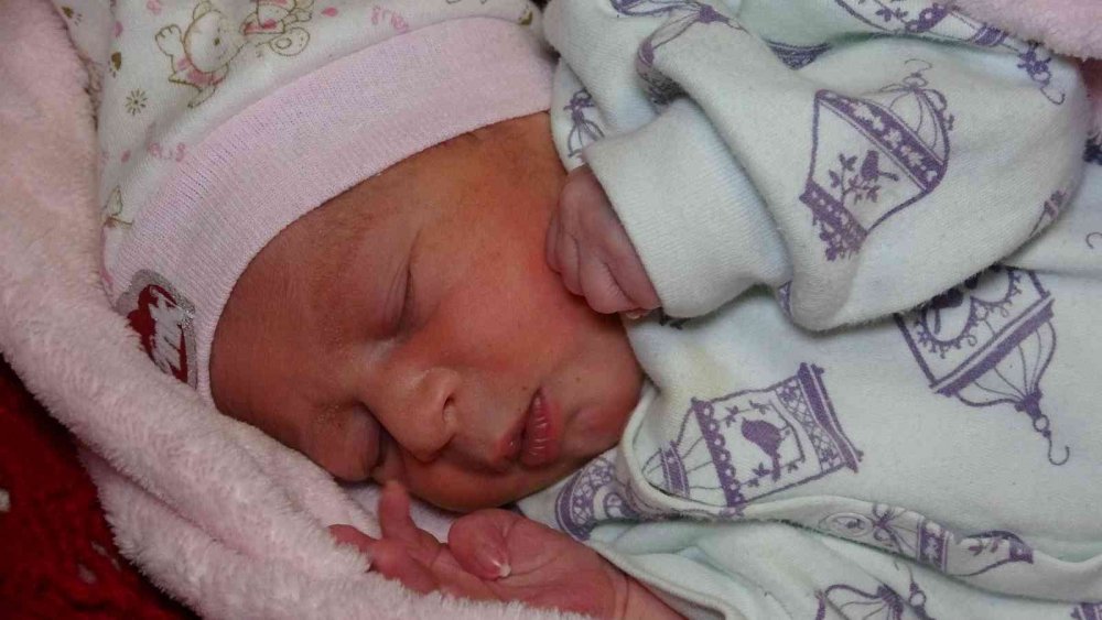 Yeni yılın ilk bebeği dünyaya geldi