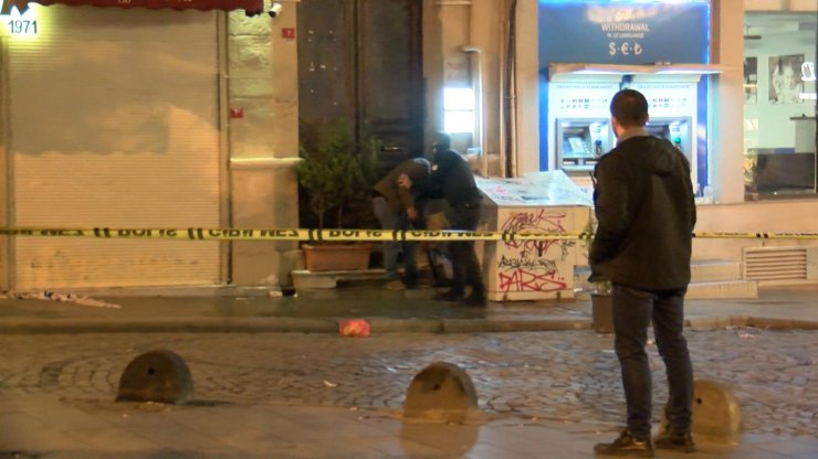 İstanbul'da şüpheli paket paniği, çantayı alıp: Ölmek istiyorum ben açarım