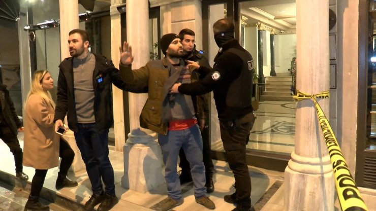 İstanbul'da şüpheli paket paniği, çantayı alıp: Ölmek istiyorum ben açarım