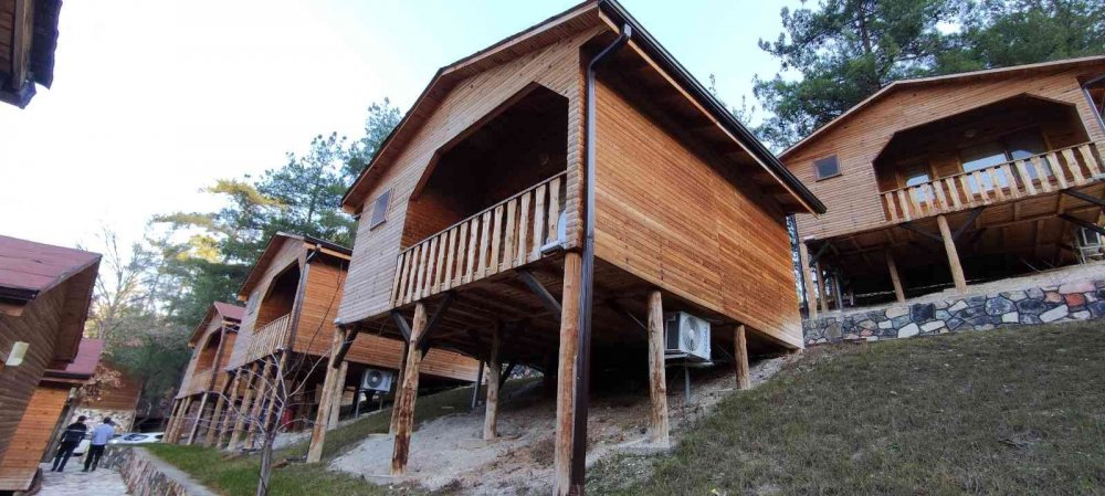 Açtığı turizm işletmesiyle köyünü Türkiye'ye tanıttı