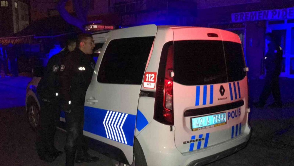 Konya'da eşini evde bulamayan şahıs, dehşet saçtı