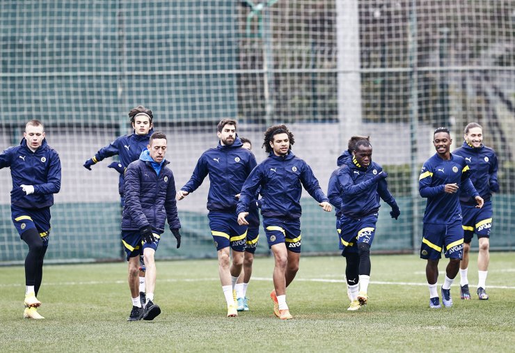 Fenerbahçe derbiye hazırlanıyor