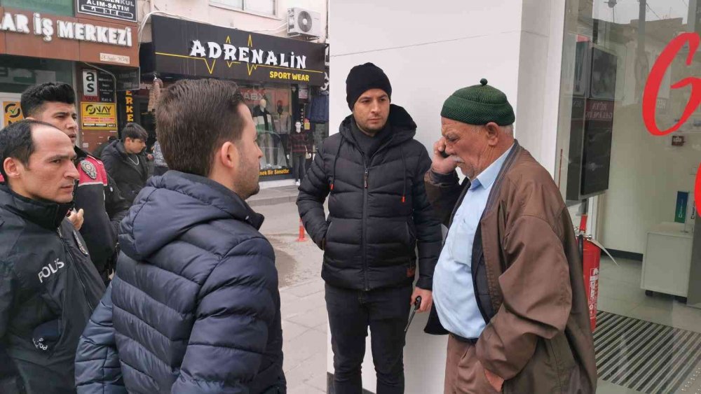 Konya'da ’dolandırıcılardan kurtaracağız’ deyip yaşlı adamı dolandırdılar