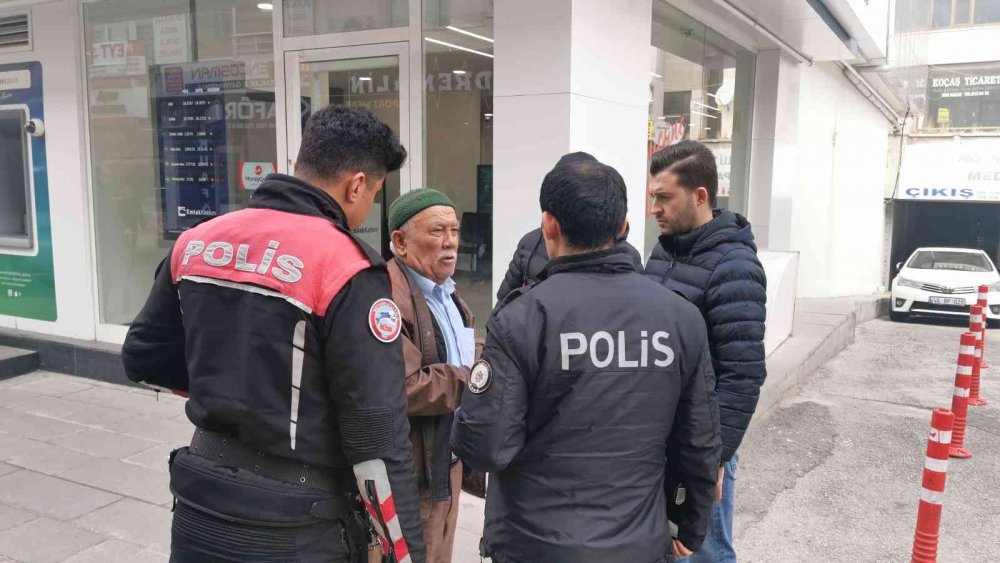 Konya'da ’dolandırıcılardan kurtaracağız’ deyip yaşlı adamı dolandırdılar