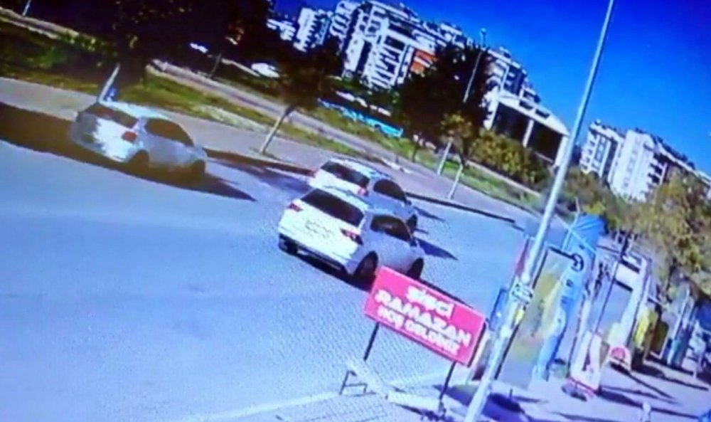 Sürücü adaylarının eğitim aldığı caddede ’ders’ veren kaza