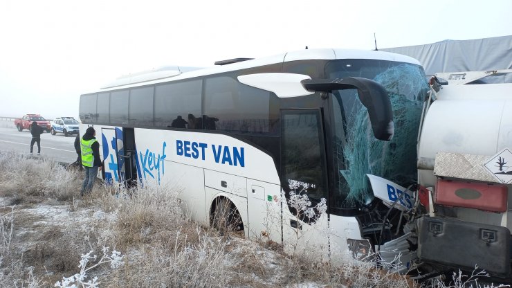 10 araçlı zincirleme kaza 2 ölü, 12 yaralı var