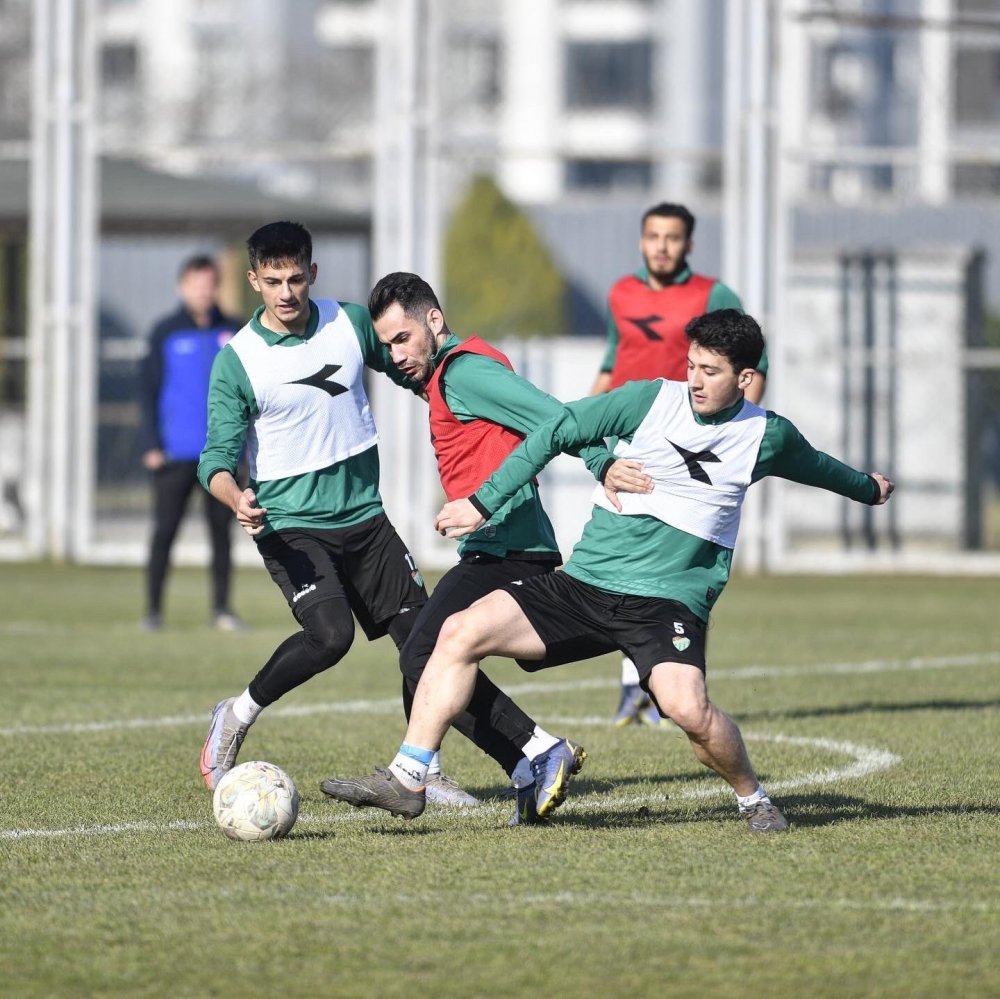 Bursaspor'da devre arası çalışmaları sürüyor