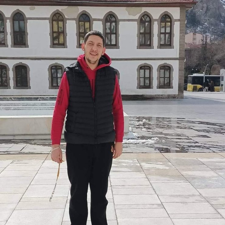 Kamyon istinat duvarına çarptı: 1 ölü, 1 yaralı