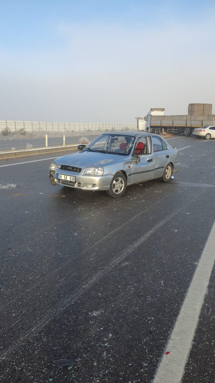 10 aracın çarpıştığı kazada ölü sayısı 3'e yükseldi