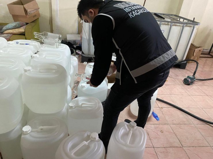 2022'deki operasyonlarda 126 ton sahte içki ele geçirildi