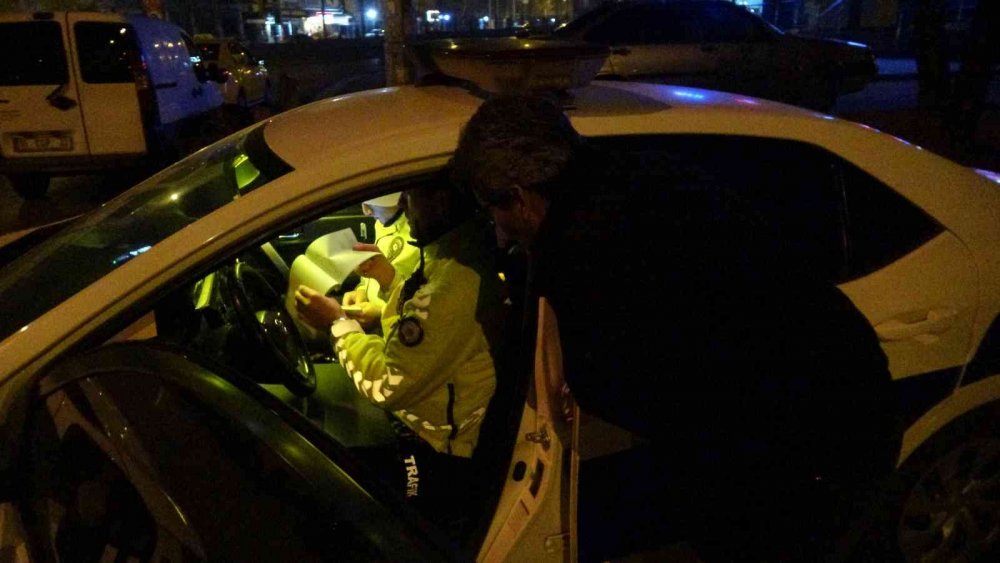 Alkollü sürücüden polise: Heyecana gerek yok