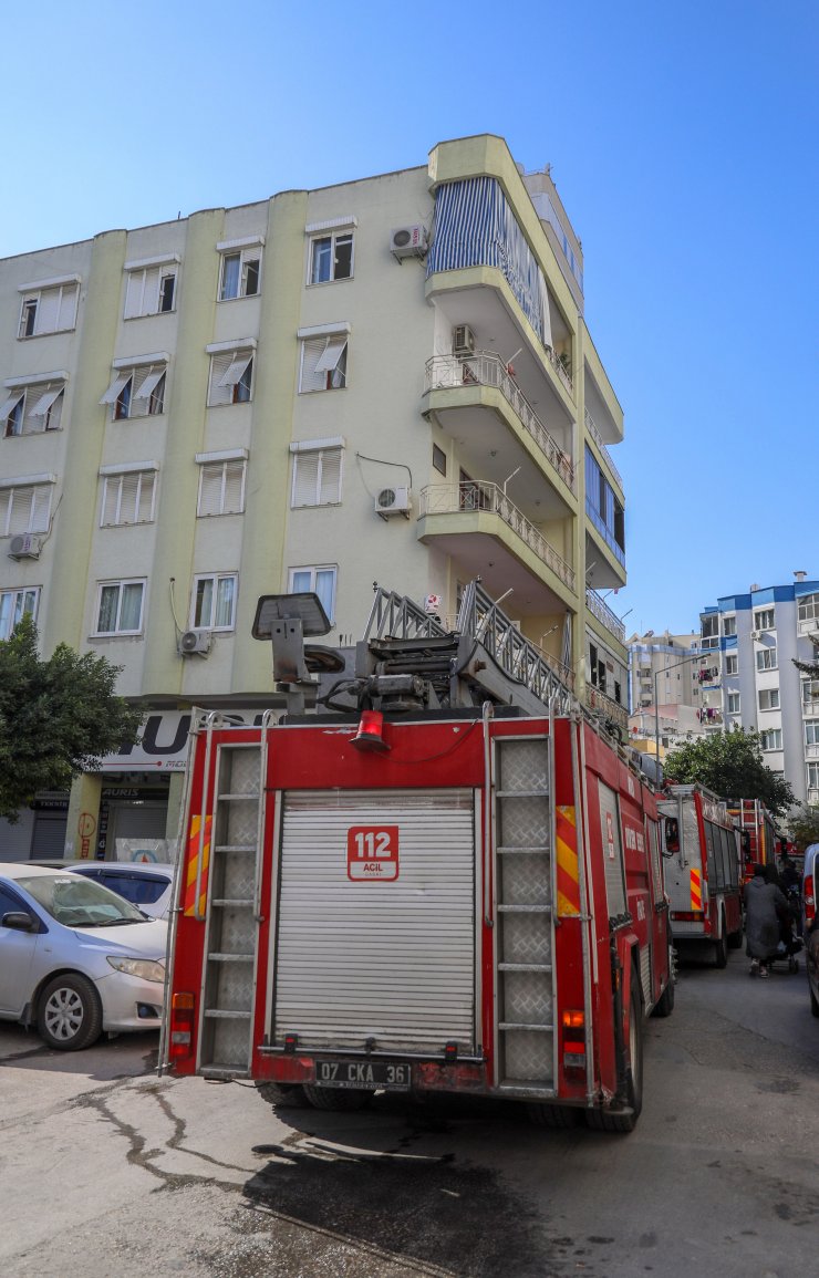 Anne ve bebeğini itfaiye kurtardı