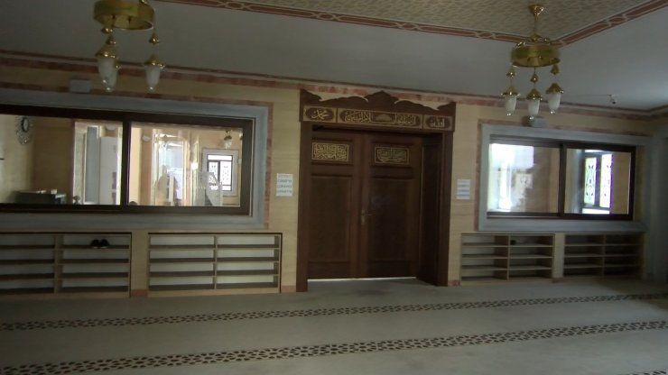 Namaz kıldığı sırada başından vuruldu