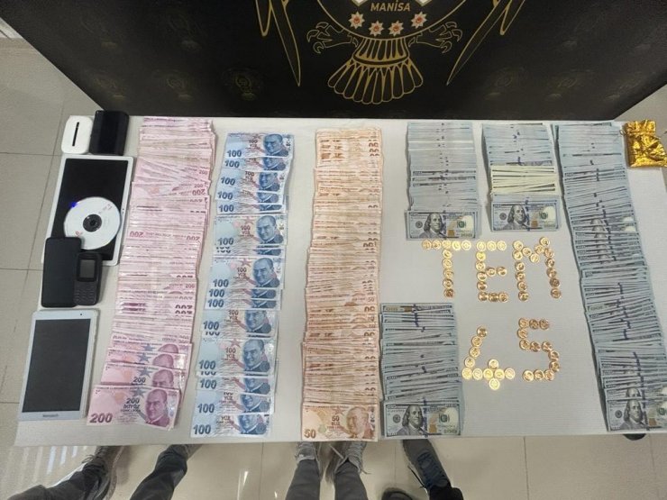 Manisa'da FETÖ/PDY operasyonu: 13 gözaltı