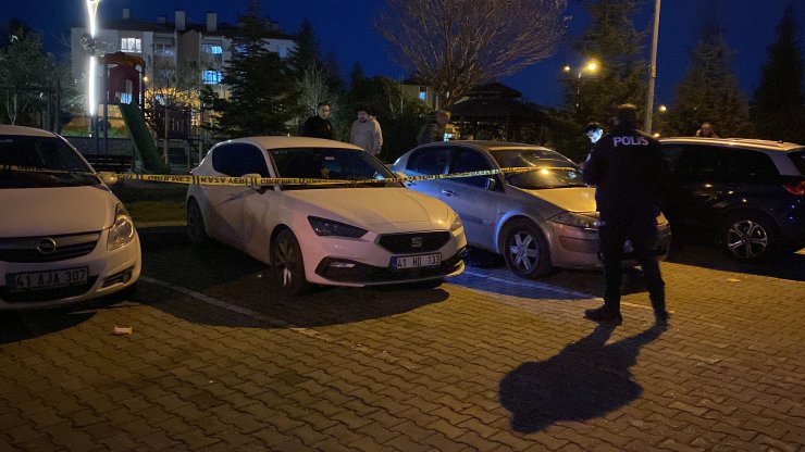 Sağlık çalışanı evinin önünde öldürüldü