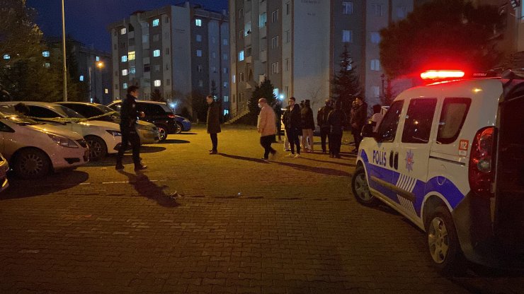 Sağlık çalışanı evinin önünde öldürüldü