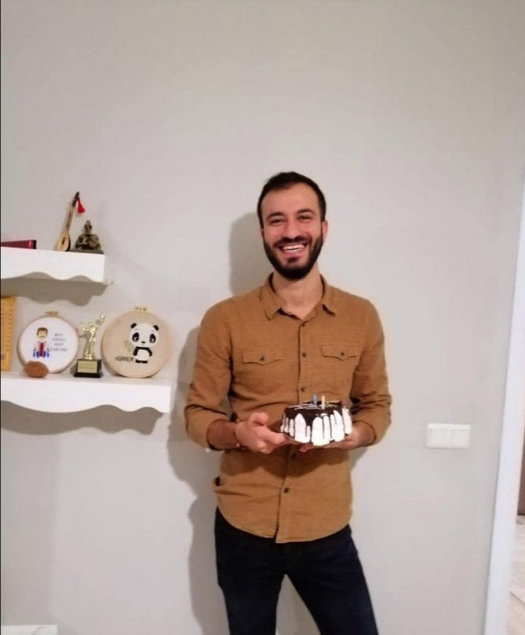 Sağlık çalışanı evinin önünde öldürüldü