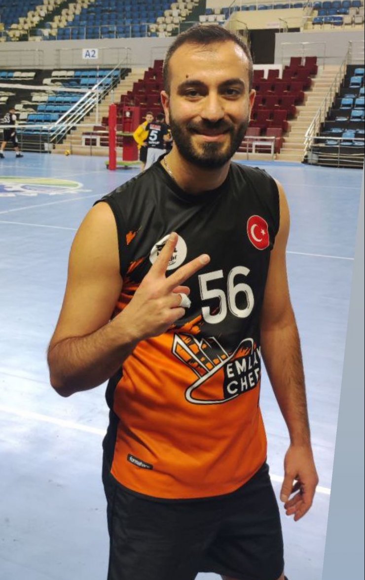 Sağlık çalışanı evinin önünde öldürüldü