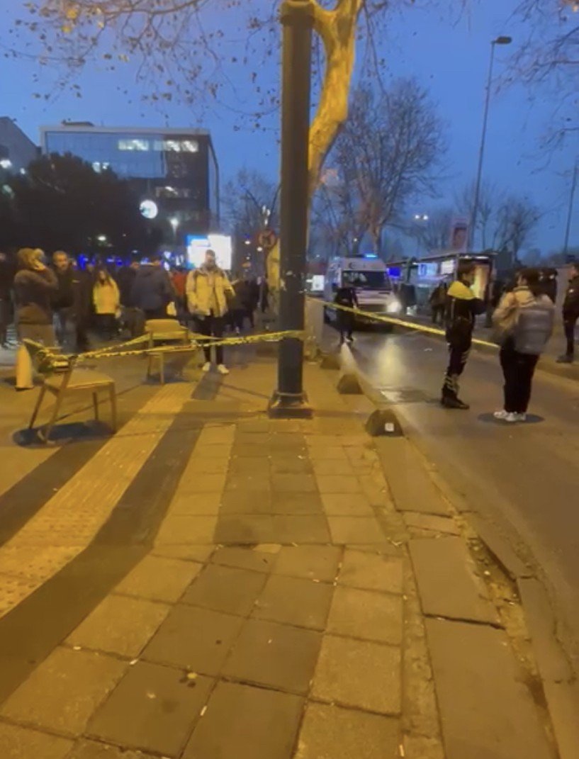 Silahlı saldırı: 1 ölü, 2 yaralı