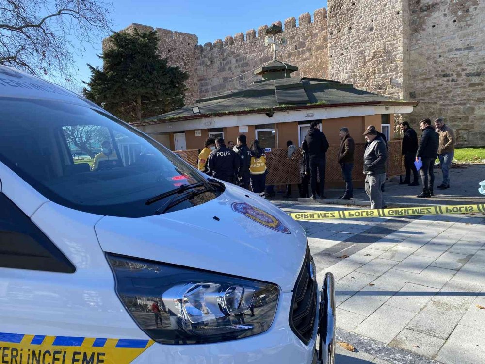 Umumi tuvalette kalp krizi geçirip öldü