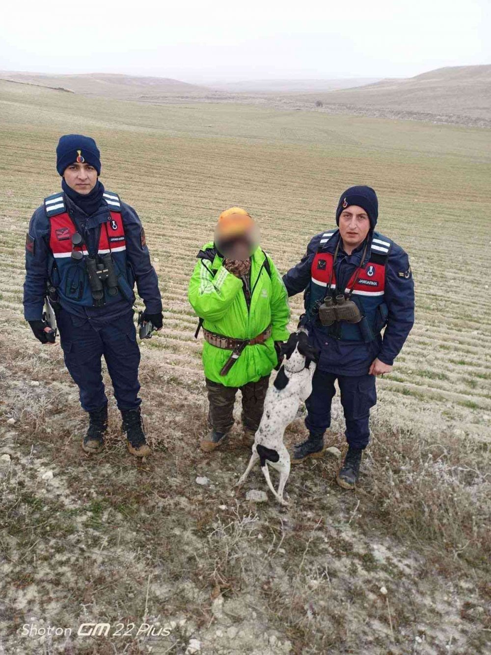 Yoğun sis nedeniyle kaybolan avcı jandarma ekiplerince bulundu
