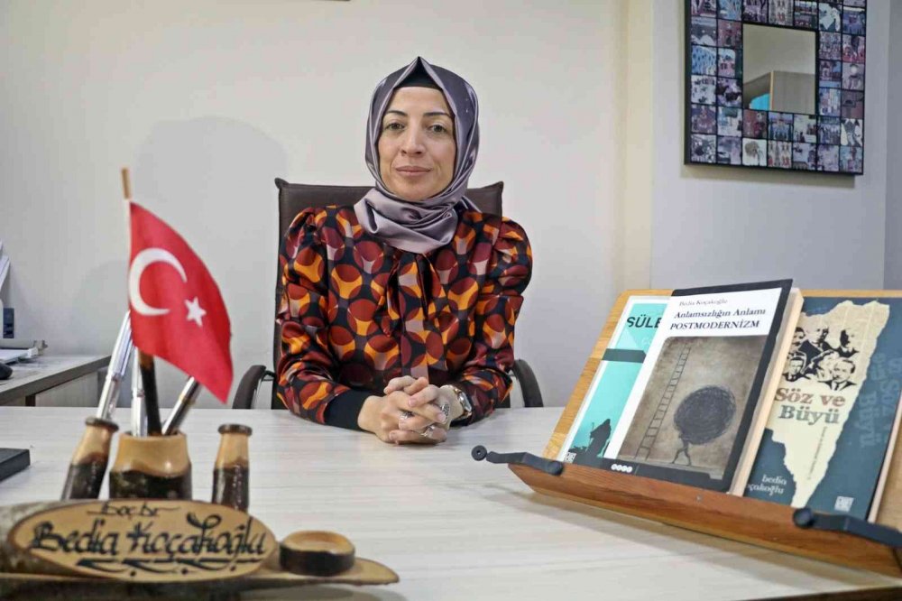 28 Şubat’ta başörtüsüz sıralardan, başörtülü akademisyenliğe