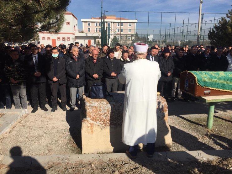Kanseri yenip, kazada ölen liseli Rabia toprağa verildi