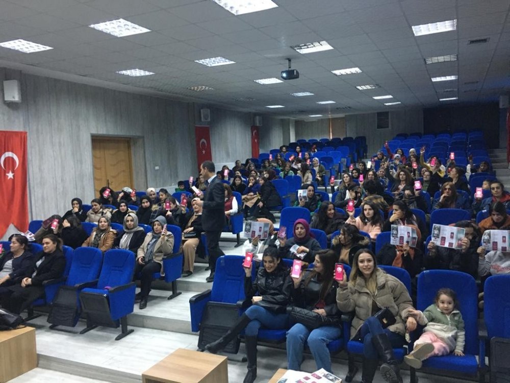 Hakkâri’de kadınlara KADES eğitimi verildi