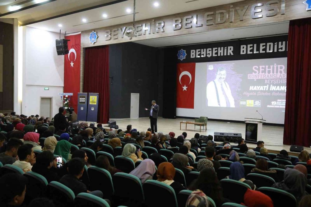 Konya'da Dursun Ali Erzincanlı ve Hayati İnanç konferansı